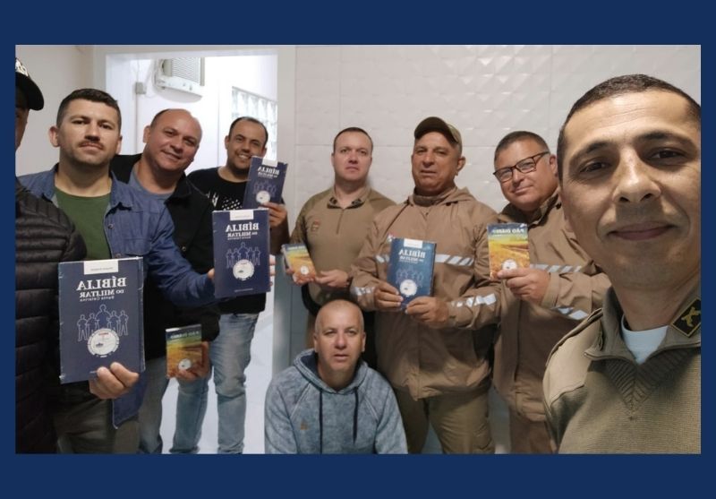 entrega biblias